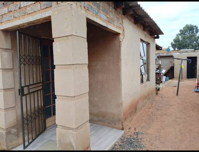 3 BEDROOM HOUSE FOR SALE IN RONDEBULT